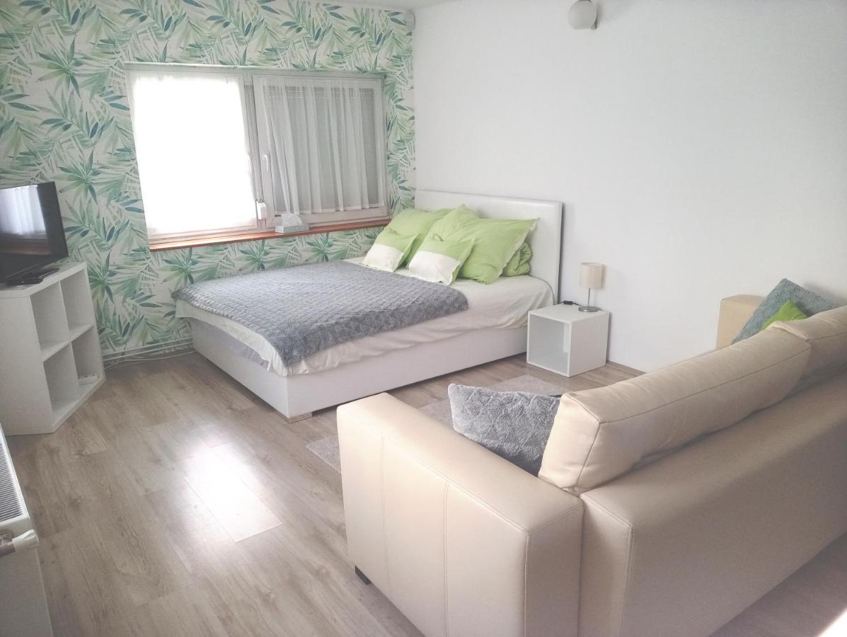 Stardust Apartman เปตช์ ภายนอก รูปภาพ