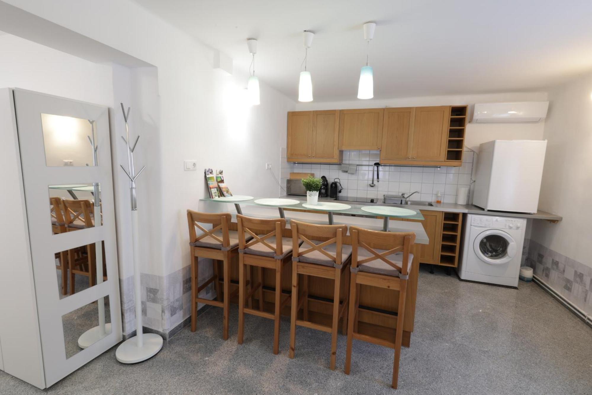 Stardust Apartman เปตช์ ภายนอก รูปภาพ