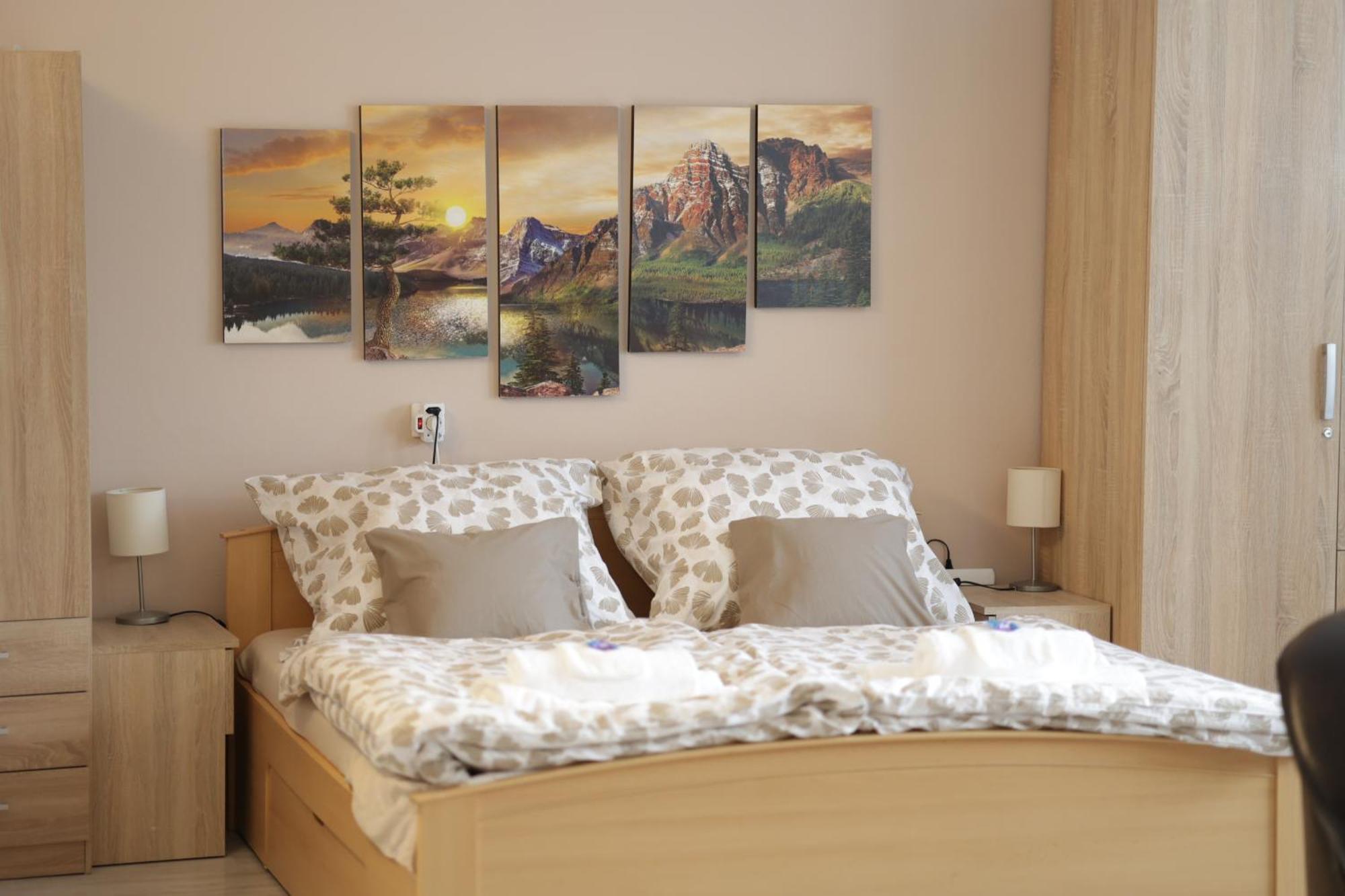 Stardust Apartman เปตช์ ภายนอก รูปภาพ