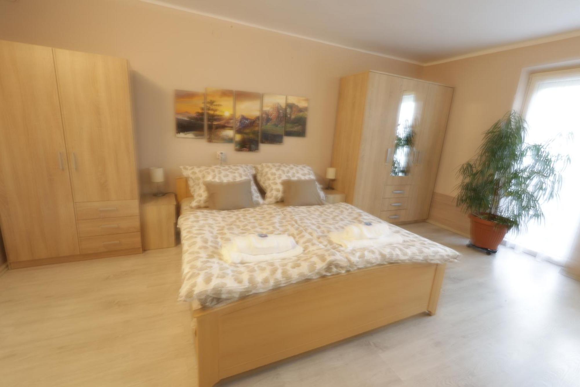 Stardust Apartman เปตช์ ภายนอก รูปภาพ