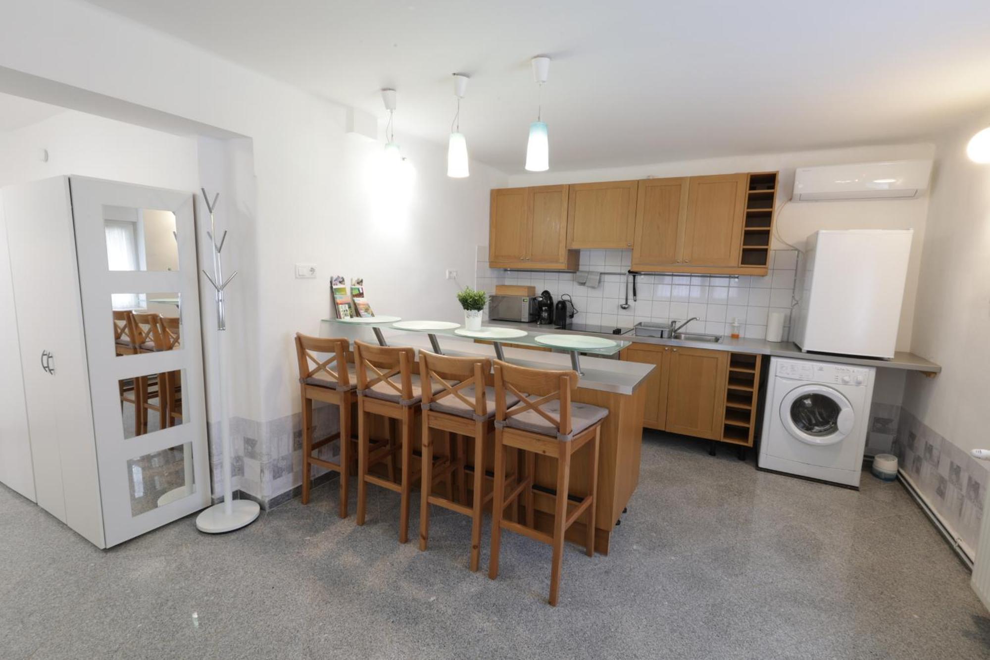 Stardust Apartman เปตช์ ภายนอก รูปภาพ